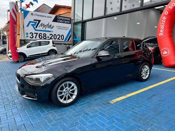 BMW 116i 1.6 16V TURBO GASOLINA 4P AUTOMÁTICO BMW 116i 1.6 16V TURBO GASOLINA 4P AUTOMÁTICO